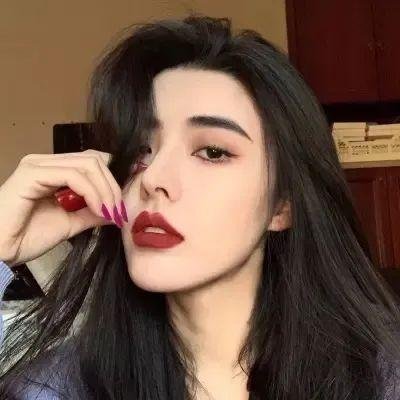 所以......和黑粉结婚了